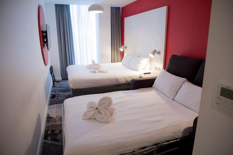 Double Room with Sofa Bed image 3