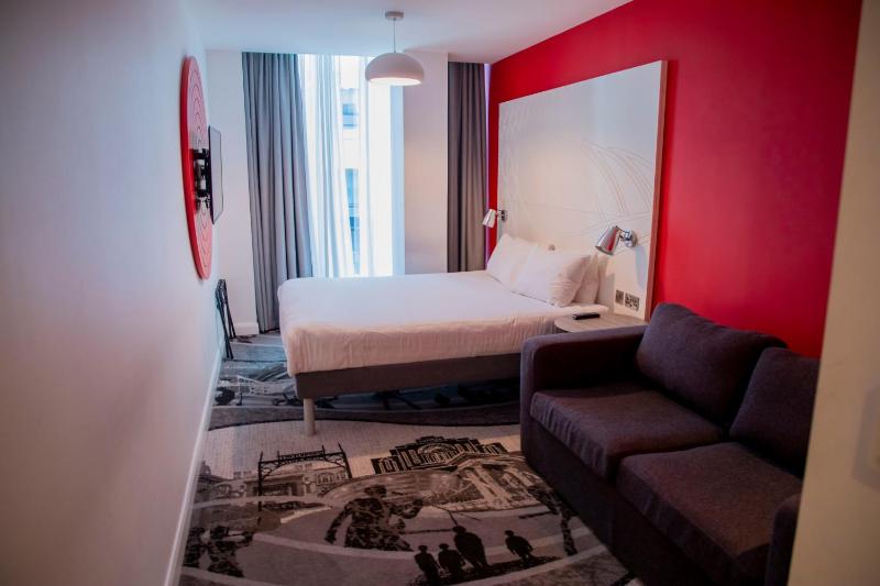 Double Room with Sofa Bed image 2