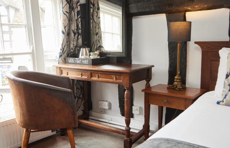 Double Room image 4