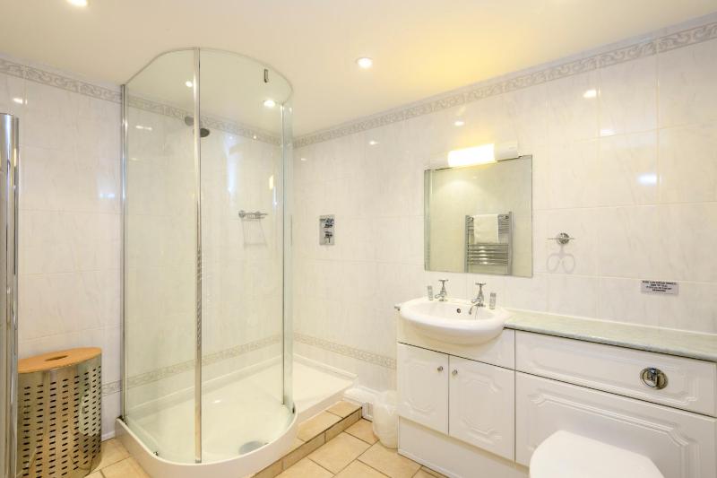 Two-Bedroom Apartment with Sea View image 2
