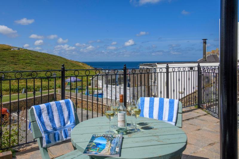 Two-Bedroom Apartment with Sea View image 1
