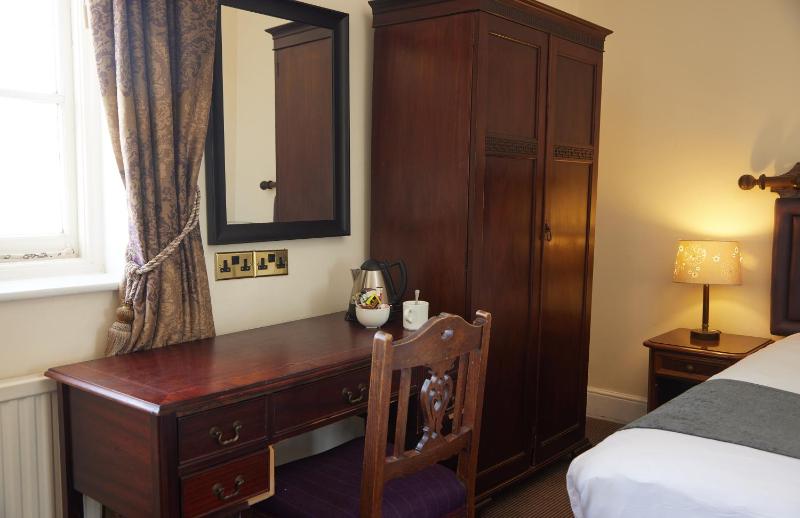 Single Room image 3
