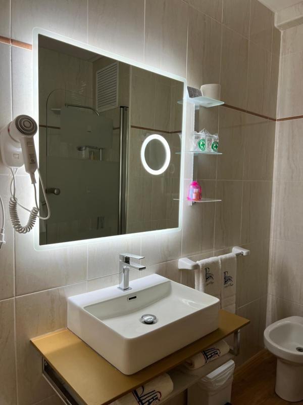 Habitación Triple (2 Adultos y 1 Niño hasta 11 años) image 4