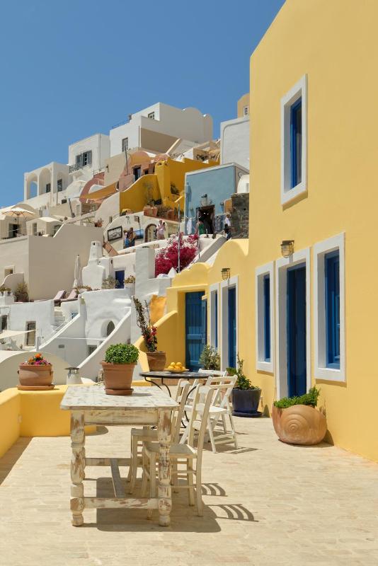 Ilivatos - Elegant Villa on the Caldera's Edge - image 11