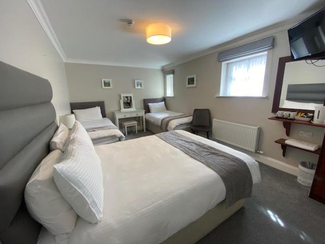 Triple Room image 2