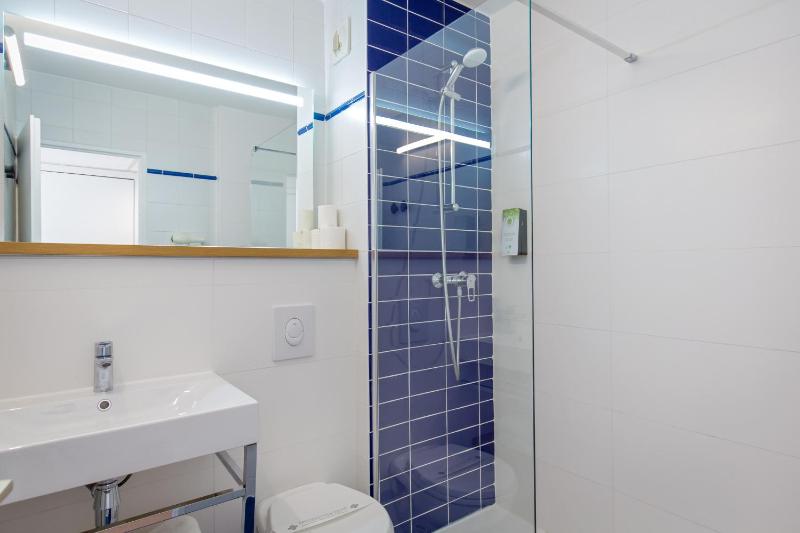 Double Room image 2