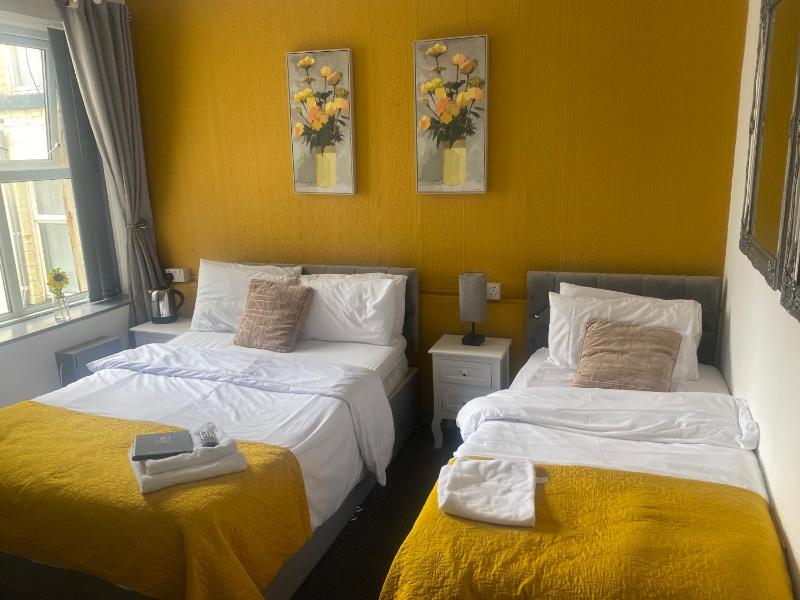 Comfort Triple Room image 2