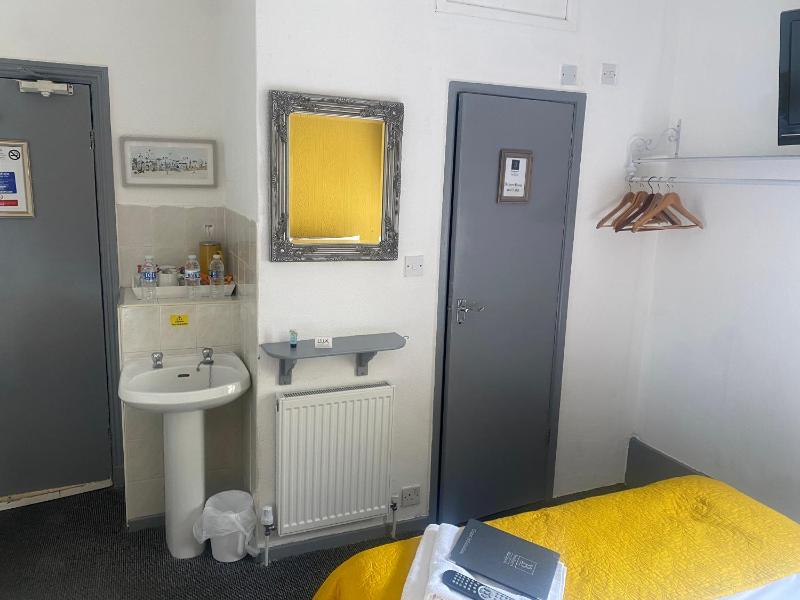 Comfort Triple Room image 4