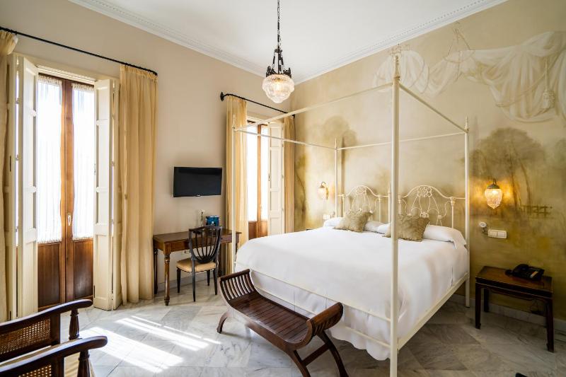 Superior Exterior Twin Room image 3