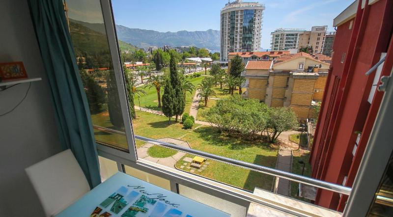 Irena Downtown Apartment - image 5