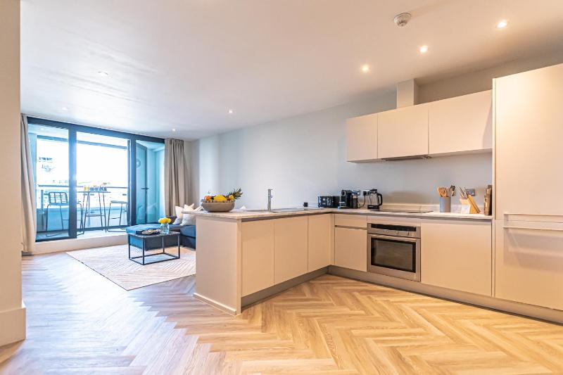 One Bedroom Apartment with Balcony and River View image 3