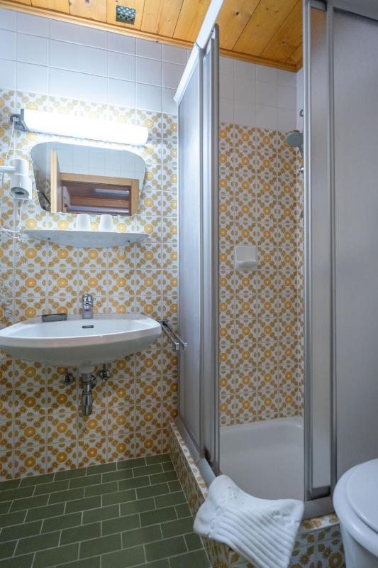 Triple Room with Balcony image 4