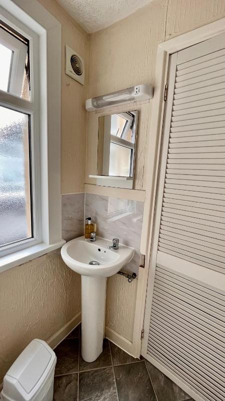 Single Room image 2