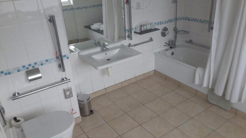 Standard Double Room - Disability Access image 4