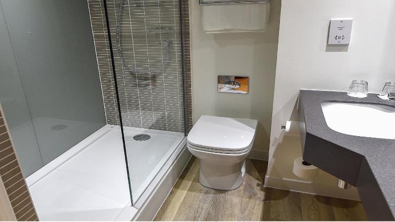 Standard Double Room image 3