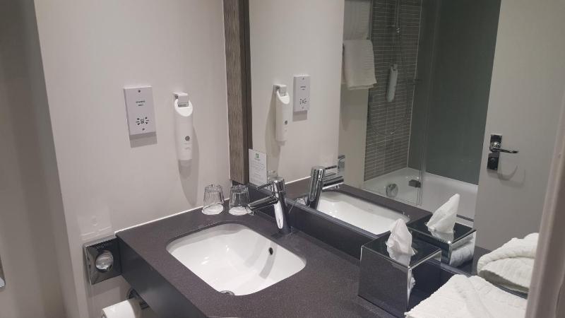 Standard Double Room image 4