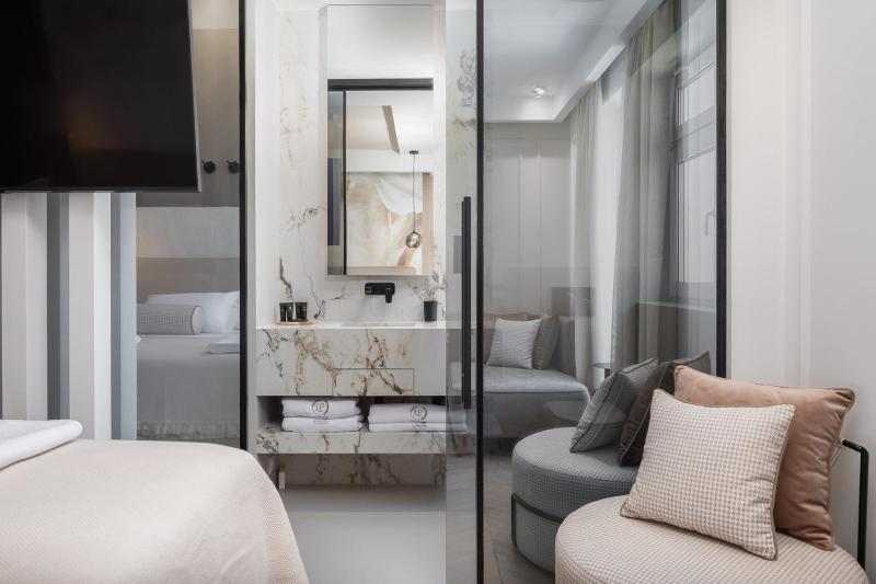 Le Prestige Luxury Rooms  Self Check-In Minutes from Split Waterfront - image 5