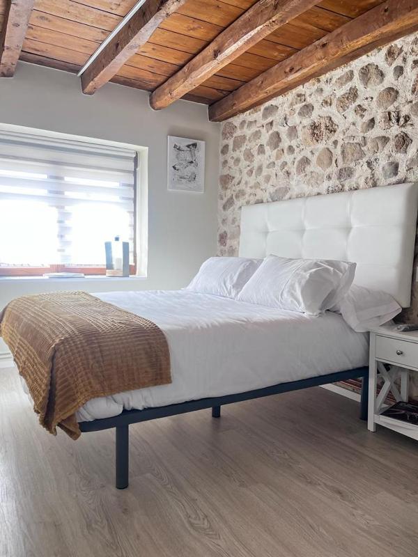 Budget Double Room image 2