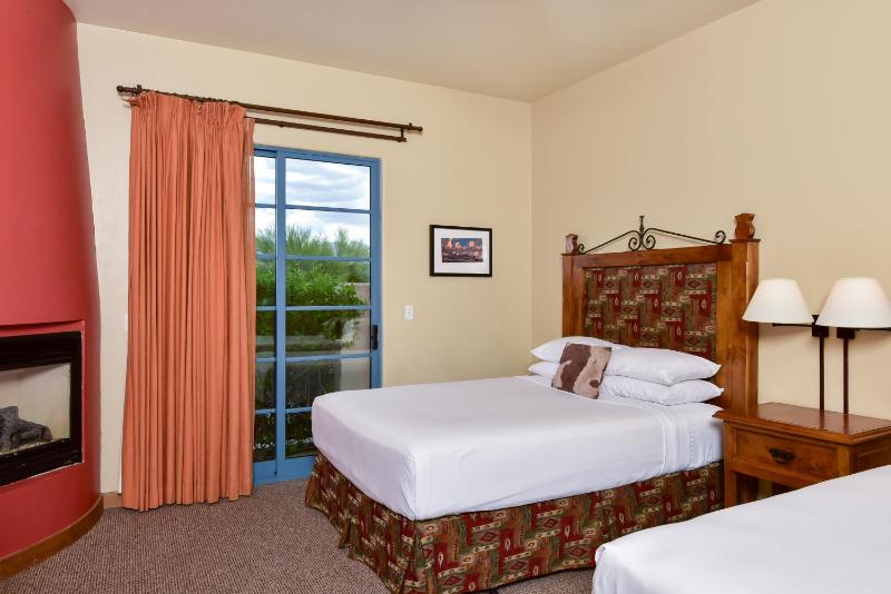Lodge On The Desert - image 17