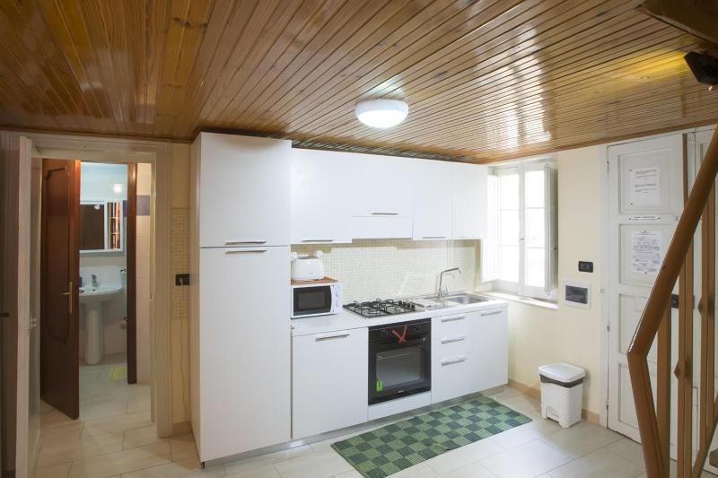 Luxury Three-Bedroom Apartment image 4