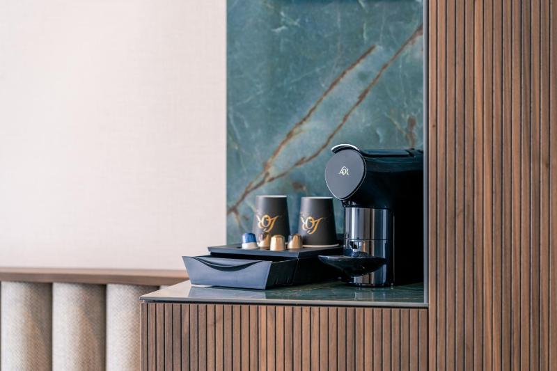 Family Room image 3