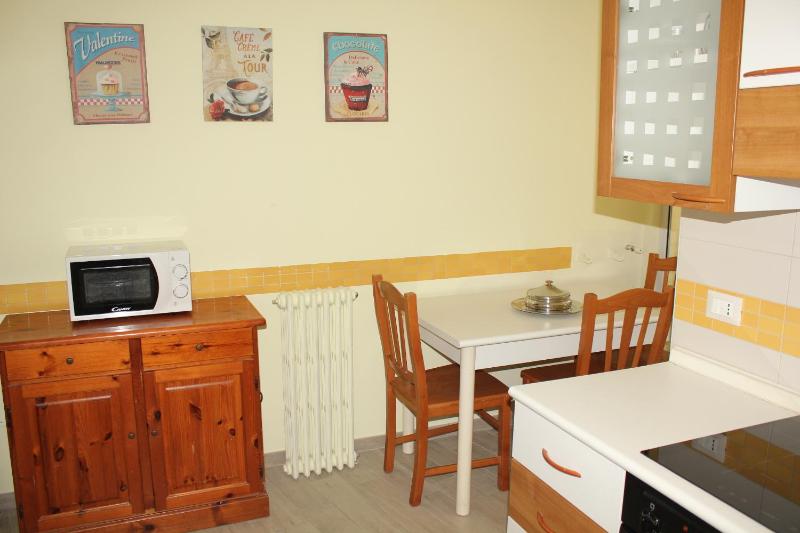 Deluxe Double Room with Balcony image 3