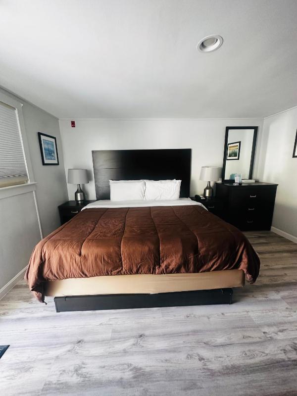 King Room image 2