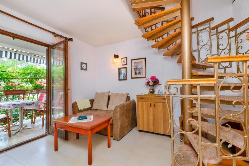 One-Bedroom Apartment with Terrace image 3