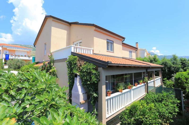 Holiday house with a parking space Kastel Stafilic Kastela - 21506 - image 20