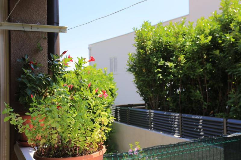 Holiday house with a parking space Kastel Stafilic Kastela - 21506 - image 21