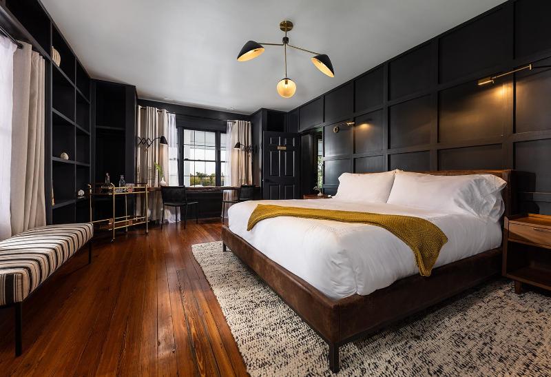 Superior King Room image 2