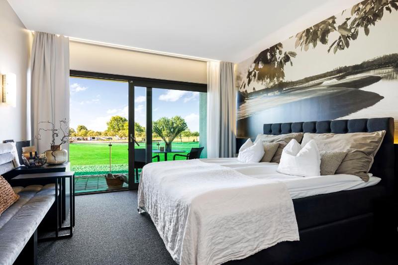 Twin Room with Sea View image 1