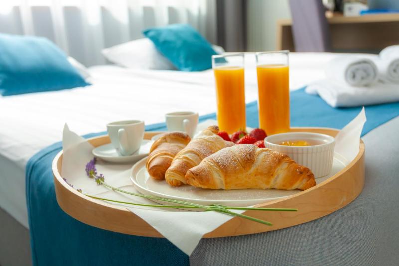 Standard Double or Twin Room image 1