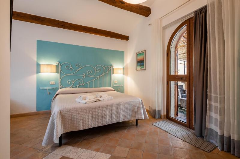 Comfort Triple Room with Shower image 1