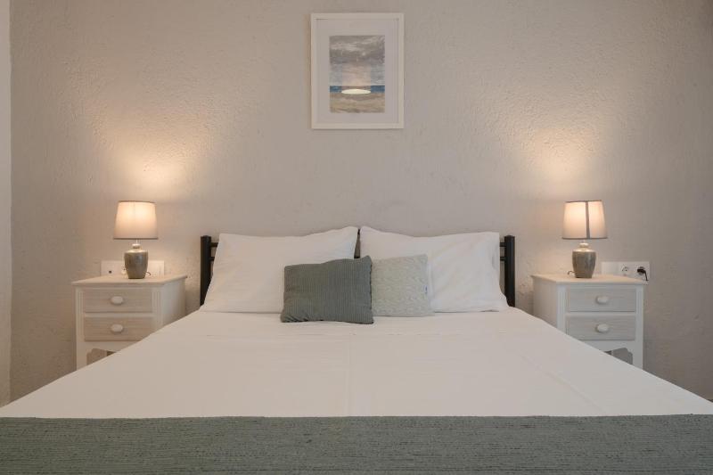 Double Room with Sea View image 4