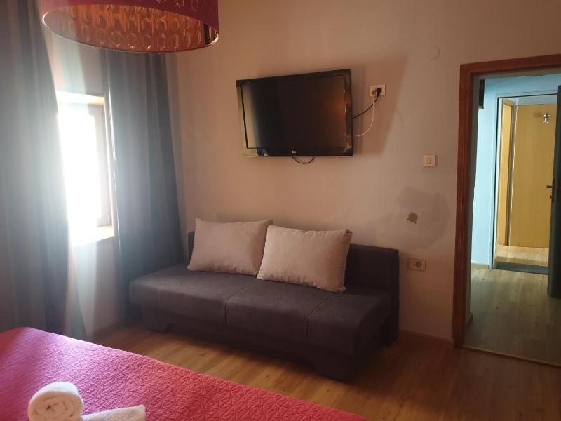 Comfort Triple Room image 4