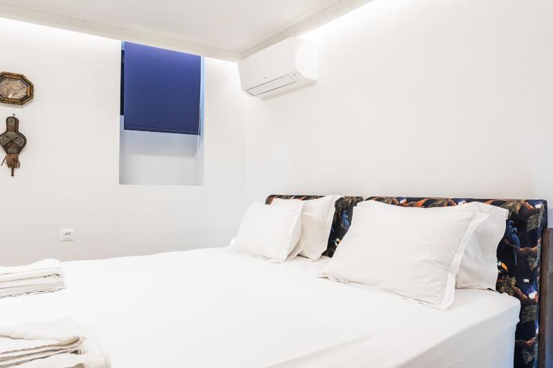 Chic & central Athenian apartment! EV4 - image 11