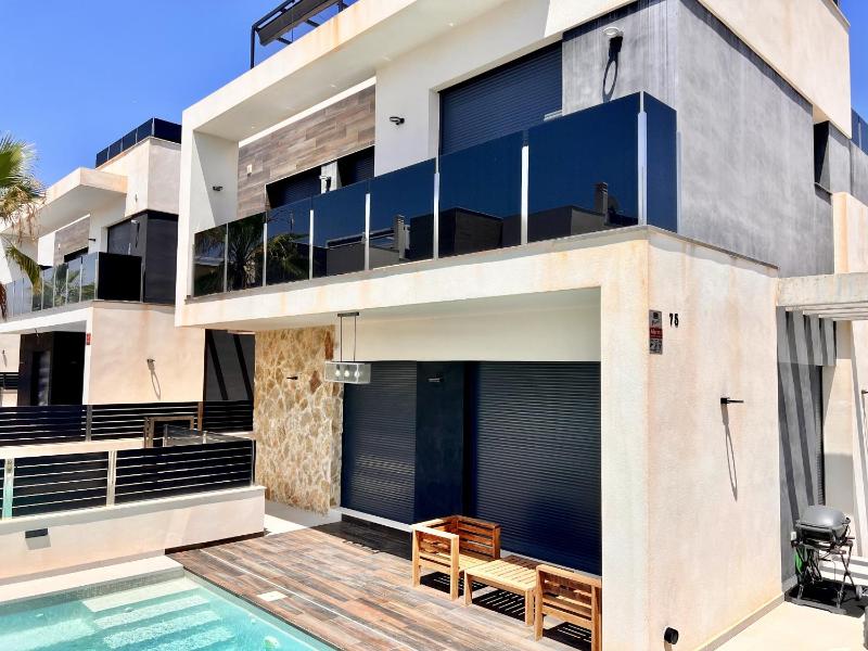 Cape villa in Cabo de Roig by Perfectly Rentals - image 26