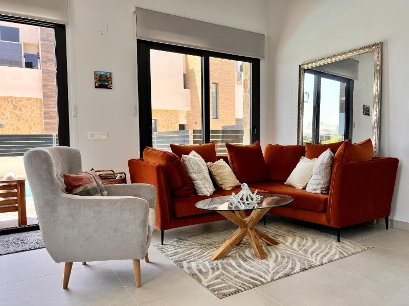 Cape villa in Cabo de Roig by Perfectly Rentals - image 17