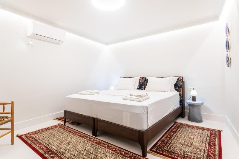 Chic & central Athenian apartment! EV4 - image 12