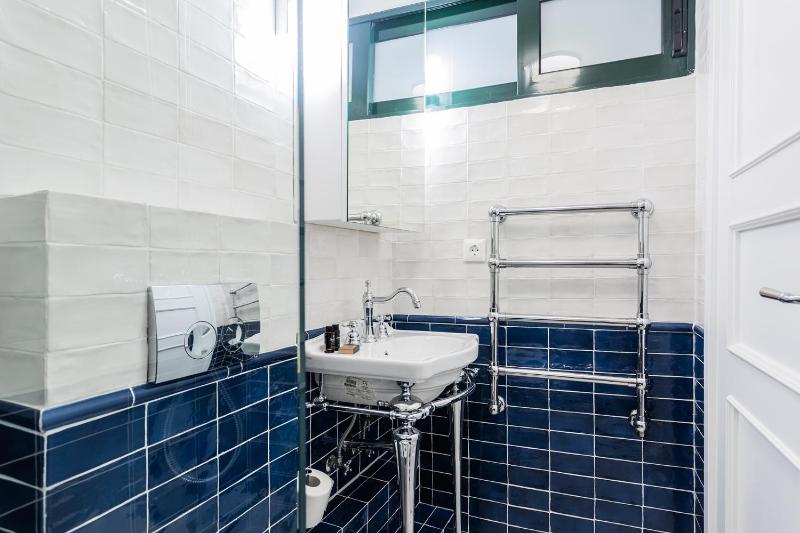 Chic & central Athenian apartment! EV4 - image 2