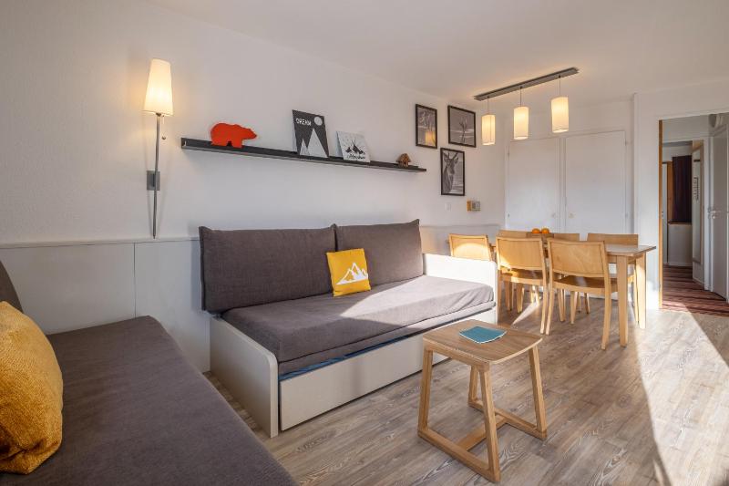 One-Bedroom Apartment with Sleeping Alcove - Open Mountain View (6 People) image 3