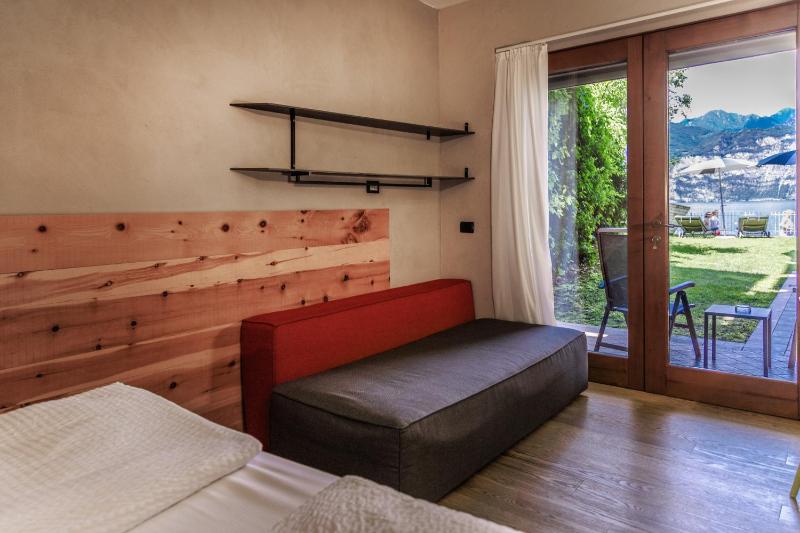 Double Room with Terrace image 4