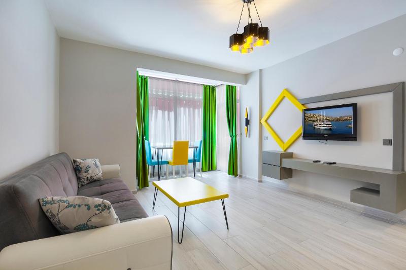 Standard Twin Room image 4