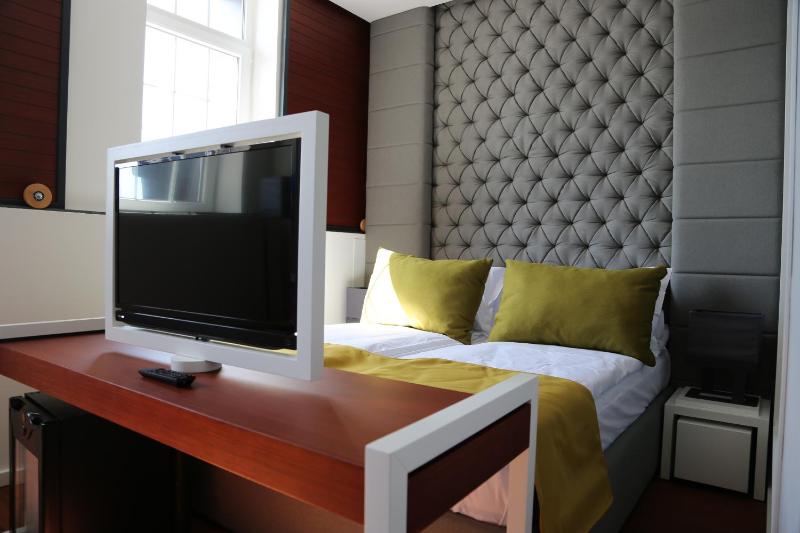 Standard Double Room image 2