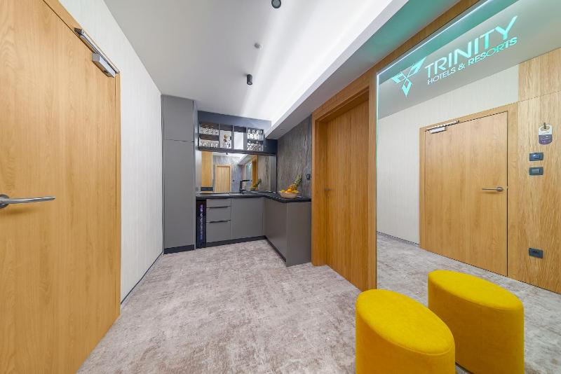 Business Apartment with Balcony (Inner courtyard view) image 1