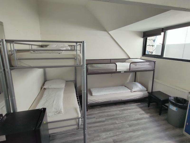 Bed in 8-Bed Mixed Dormitory Room image 4