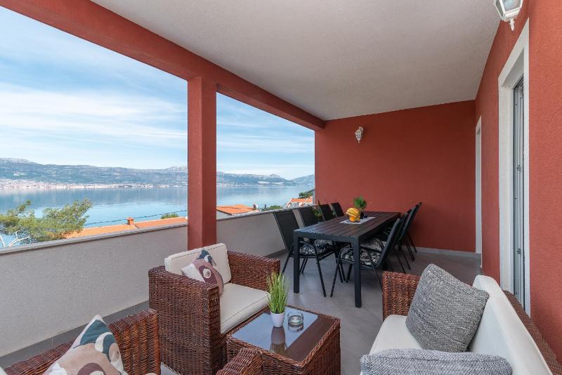 Apartment with Sea View image 2