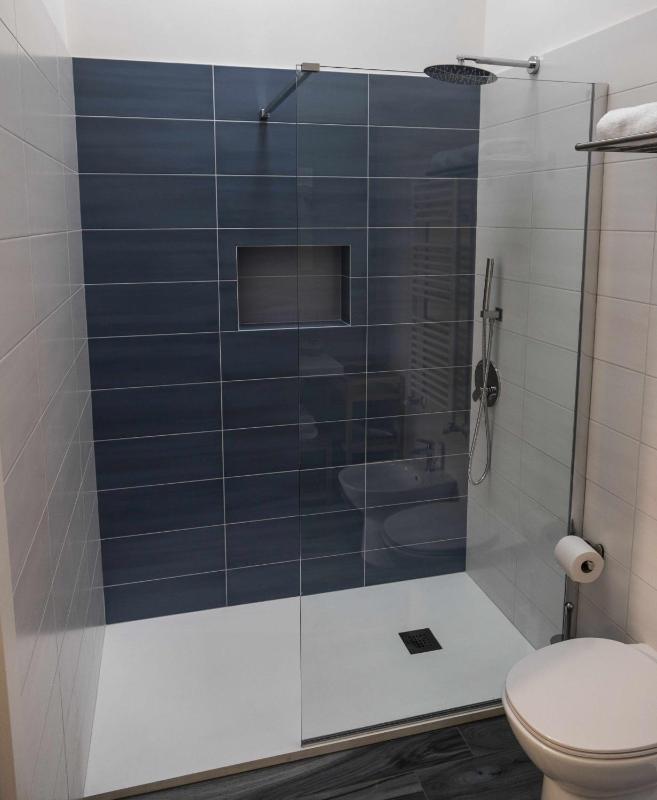 Standard Double Room image 2
