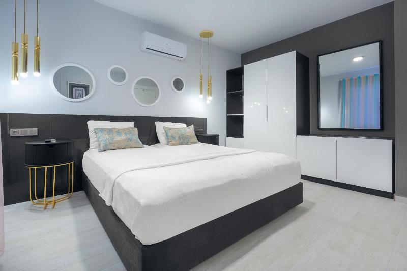 Superior Apartment image 2